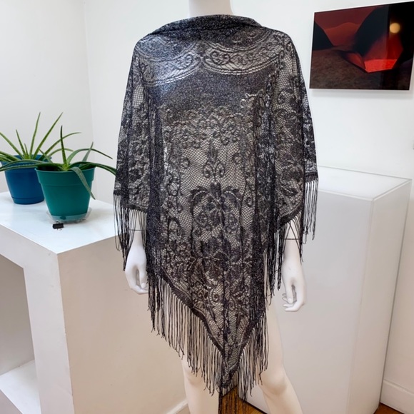 Vintage piano scarf or shawl, metallic black & silver lace with long fringe. - Picture 1 of 7